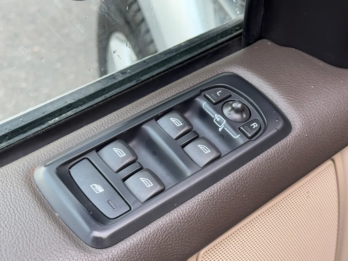 Land Rover Discovery 2015