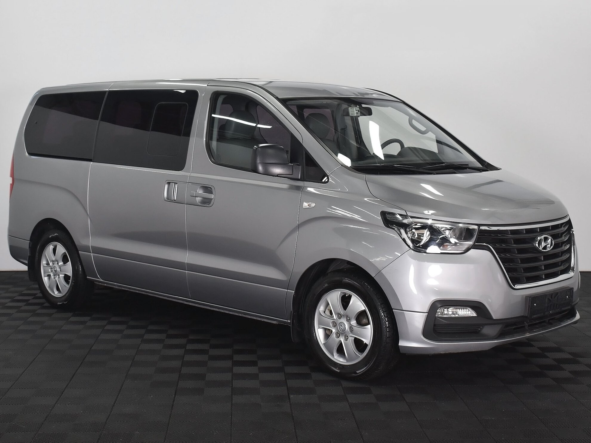 Hyundai Grand Starex 2018