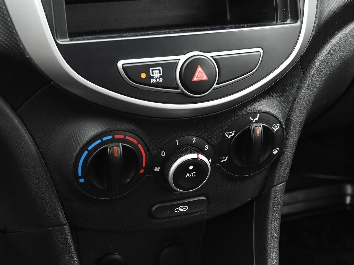 Hyundai Solaris 2012