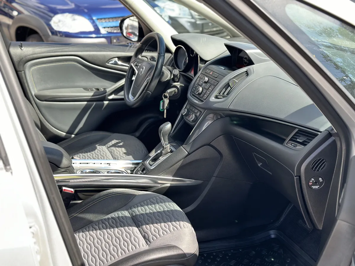 Opel Zafira 2014