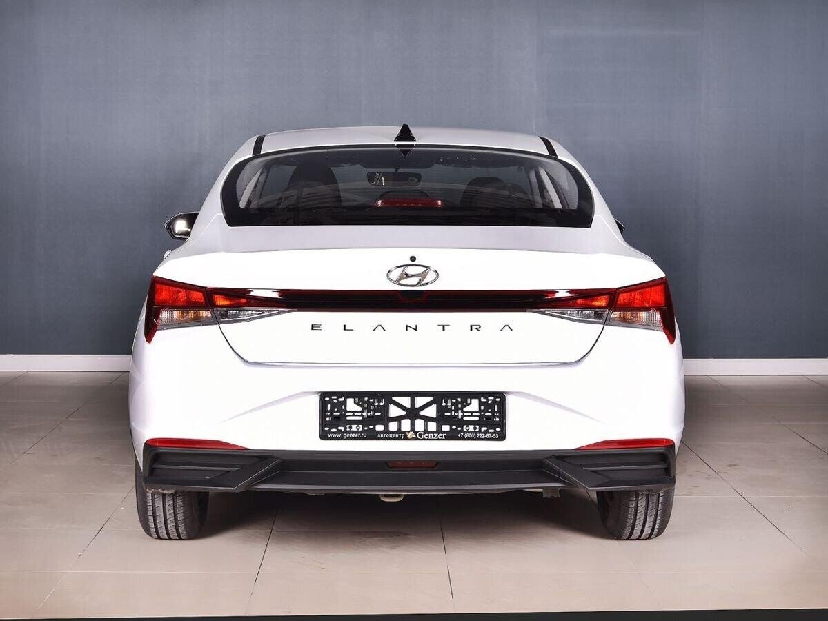 Hyundai Elantra 2021