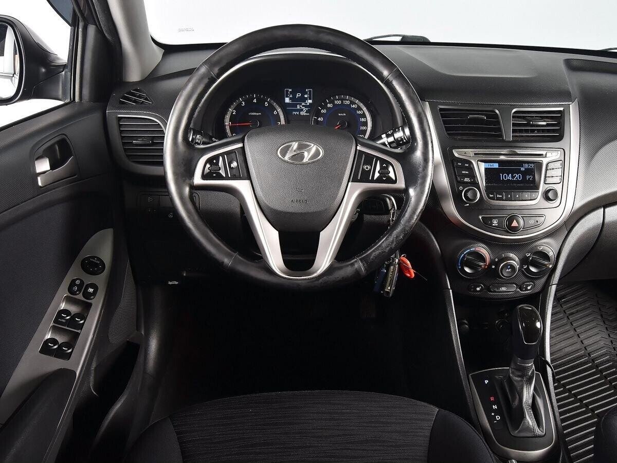 Hyundai Solaris 2015