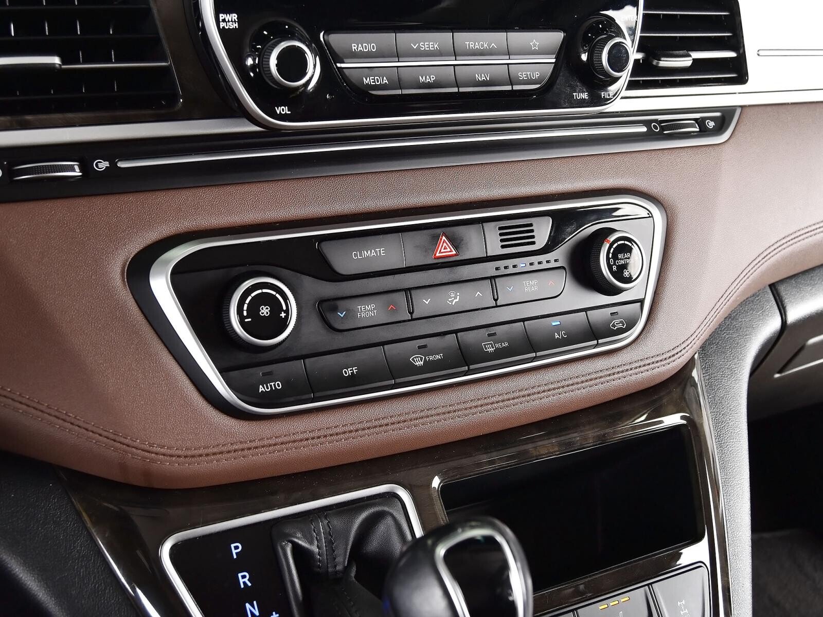 Hyundai Grand Starex 2018