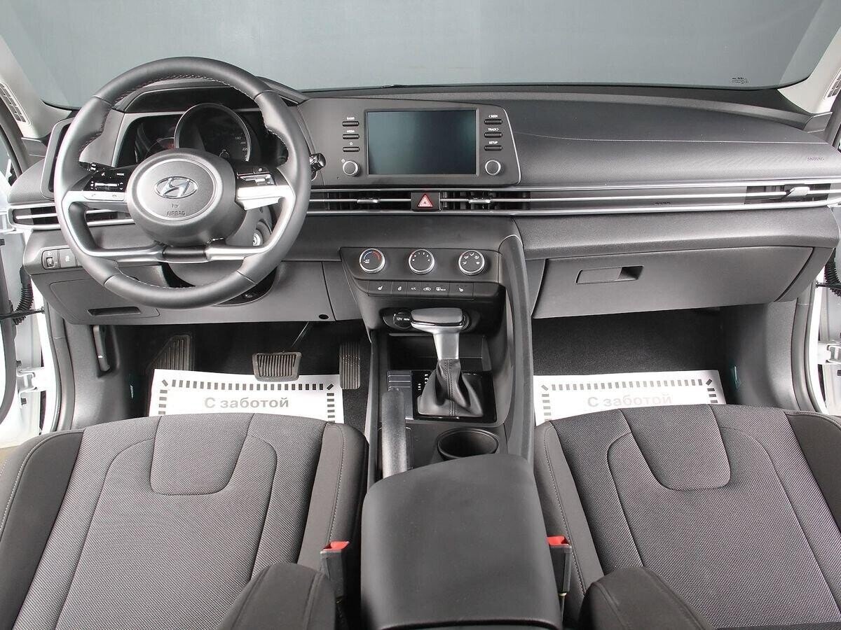 Hyundai Elantra 2021