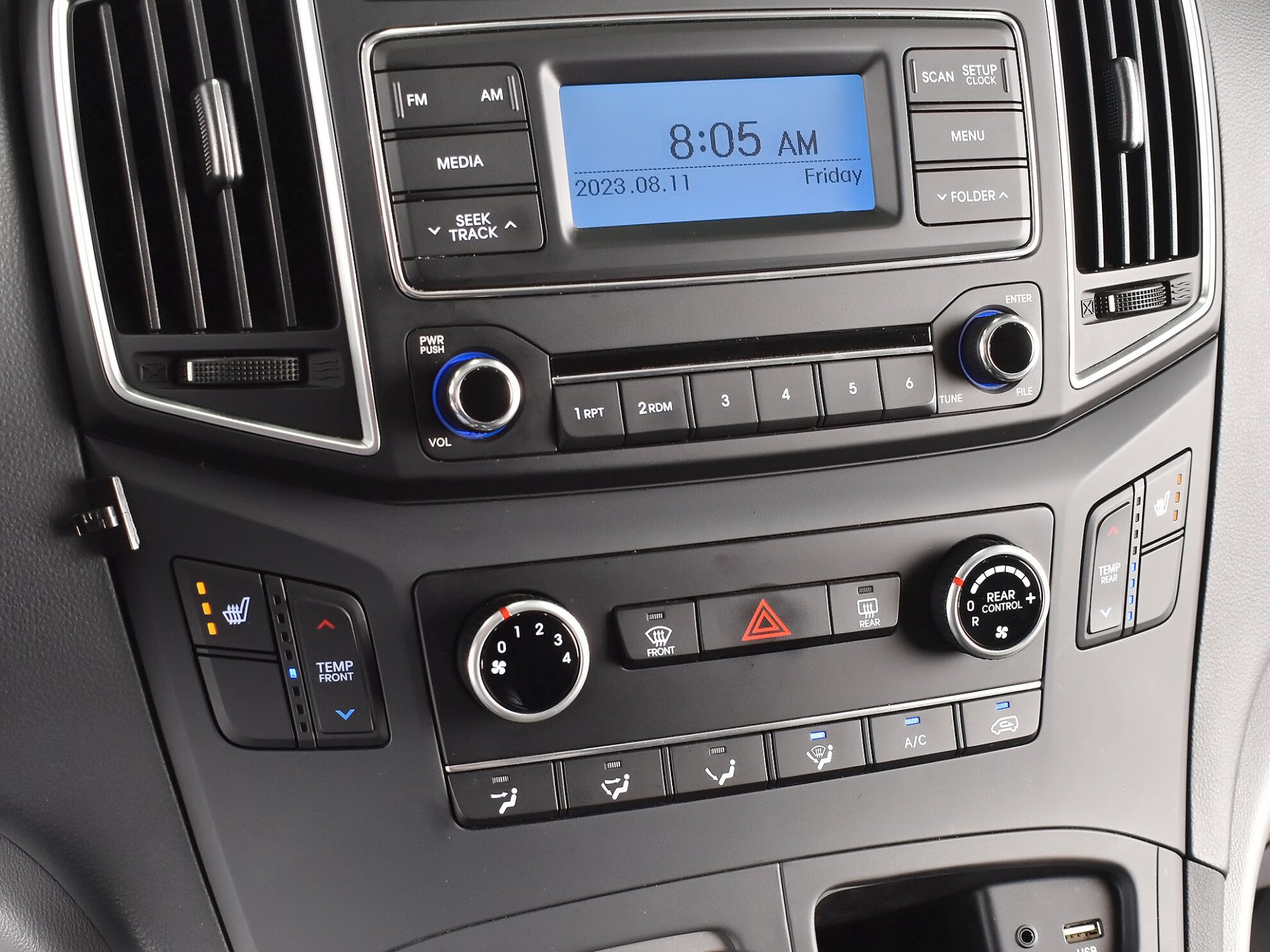 Hyundai Grand Starex 2018