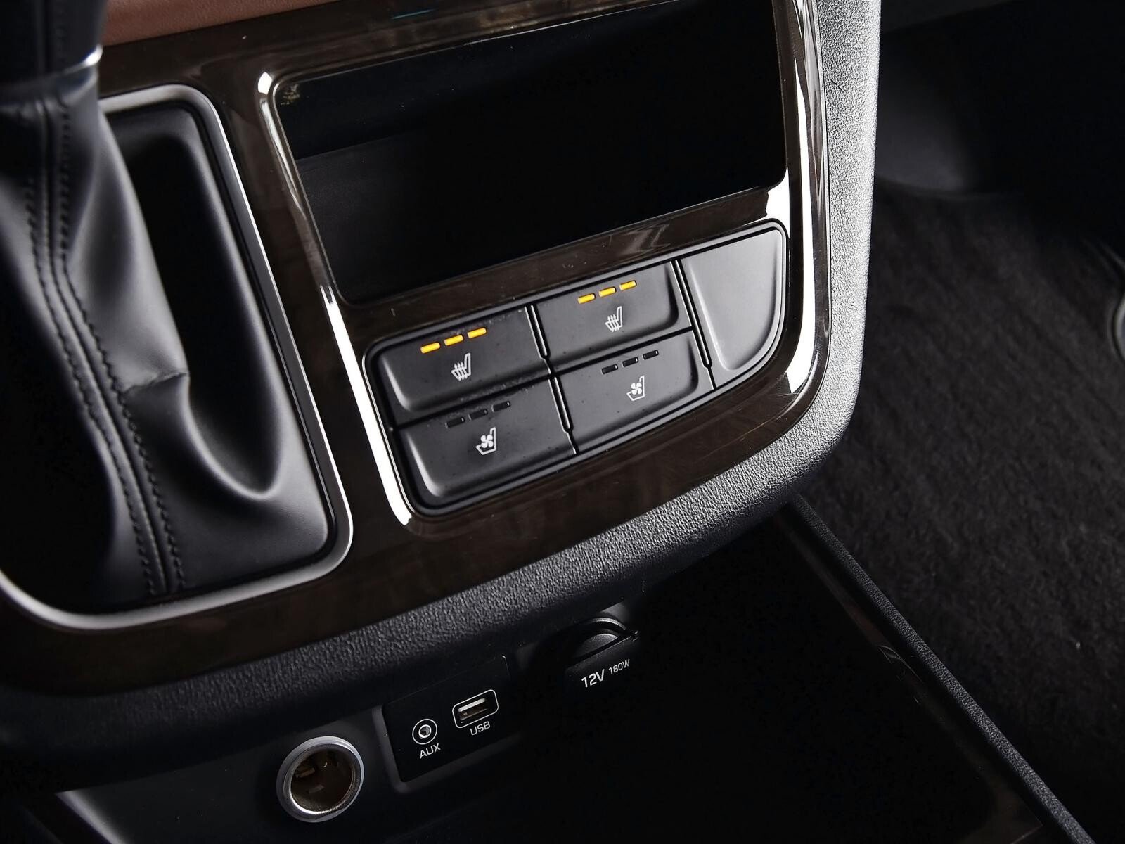 Hyundai Grand Starex 2018