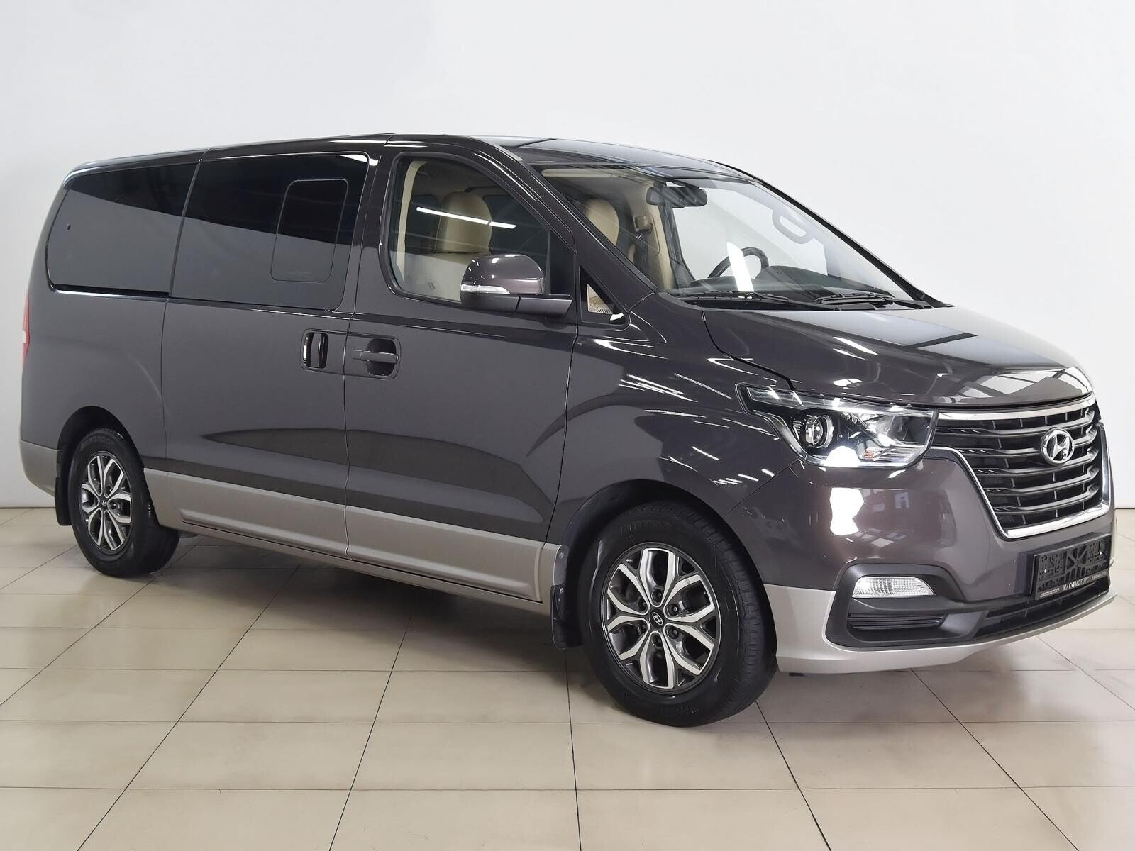 Hyundai H-1 2020
