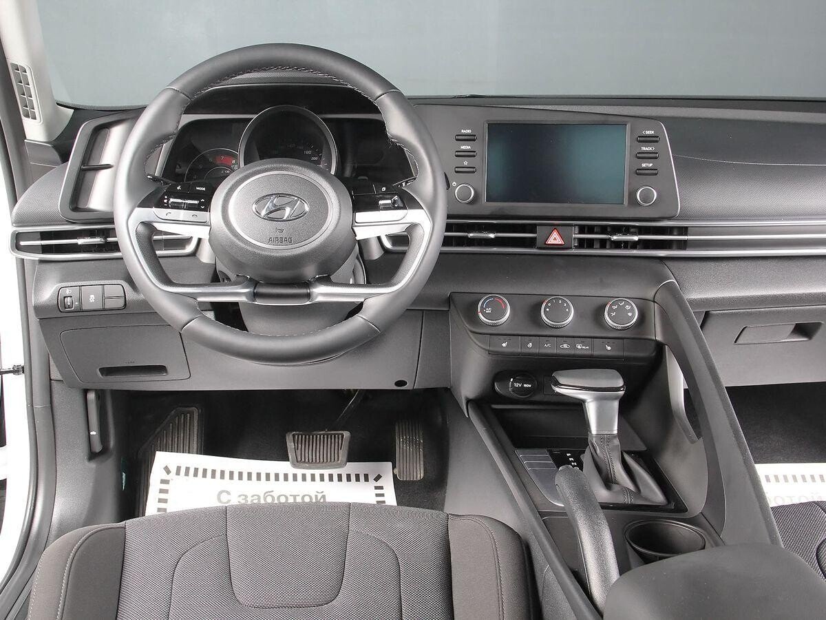 Hyundai Elantra 2021