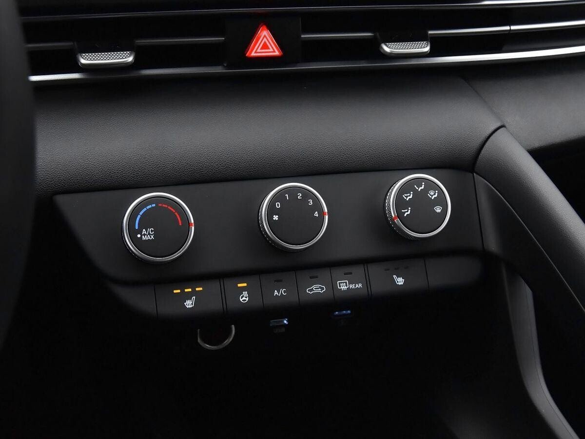 Hyundai Elantra 2021