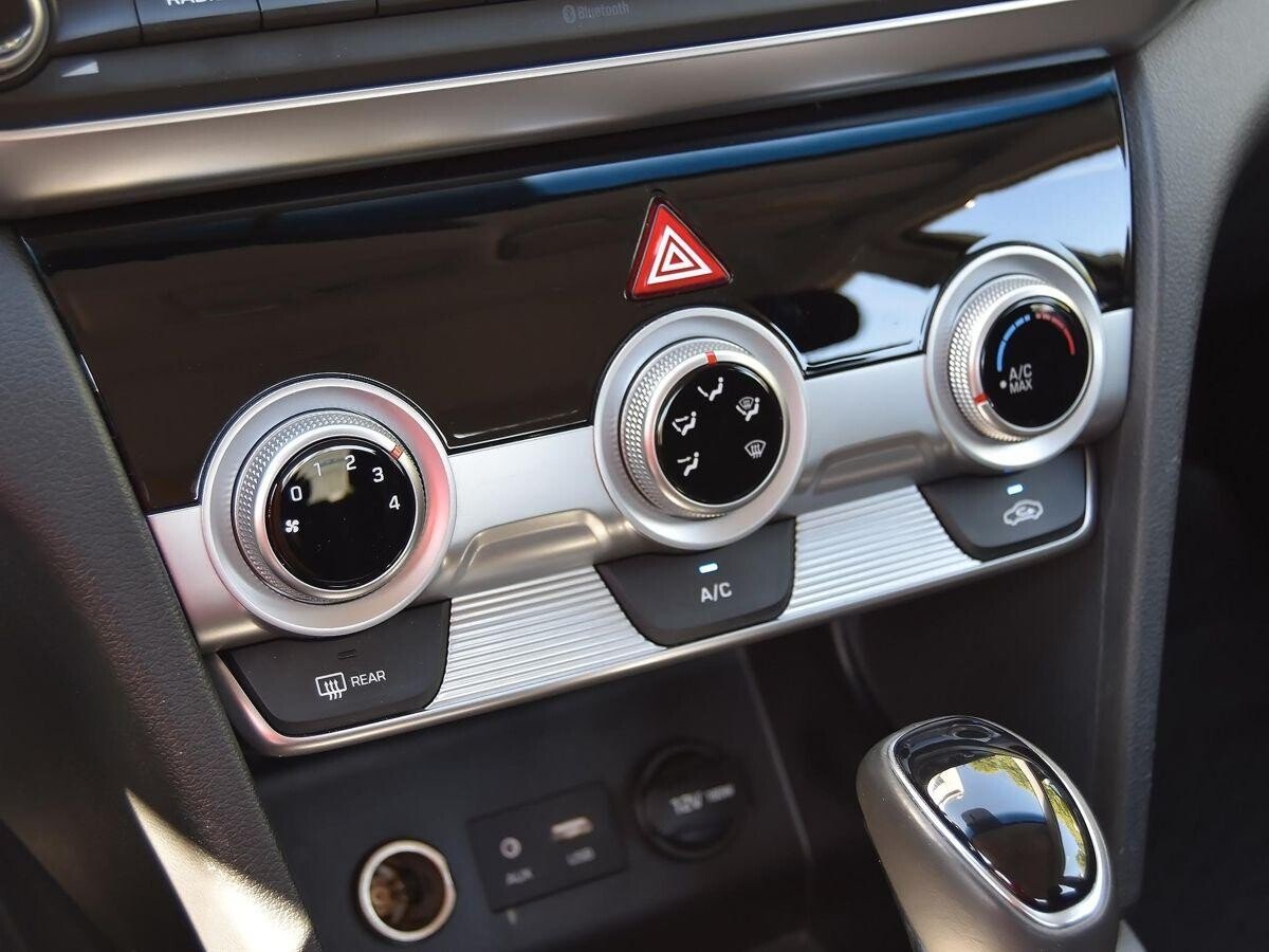 Hyundai Elantra 2019