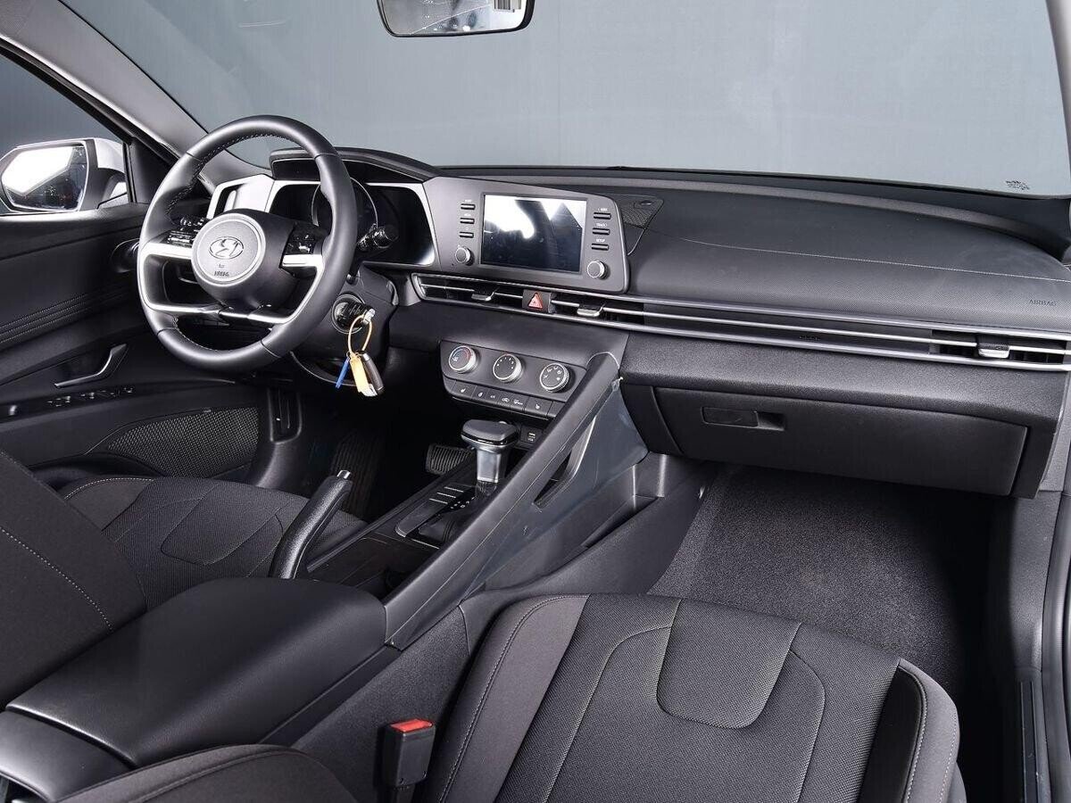 Hyundai Elantra 2021