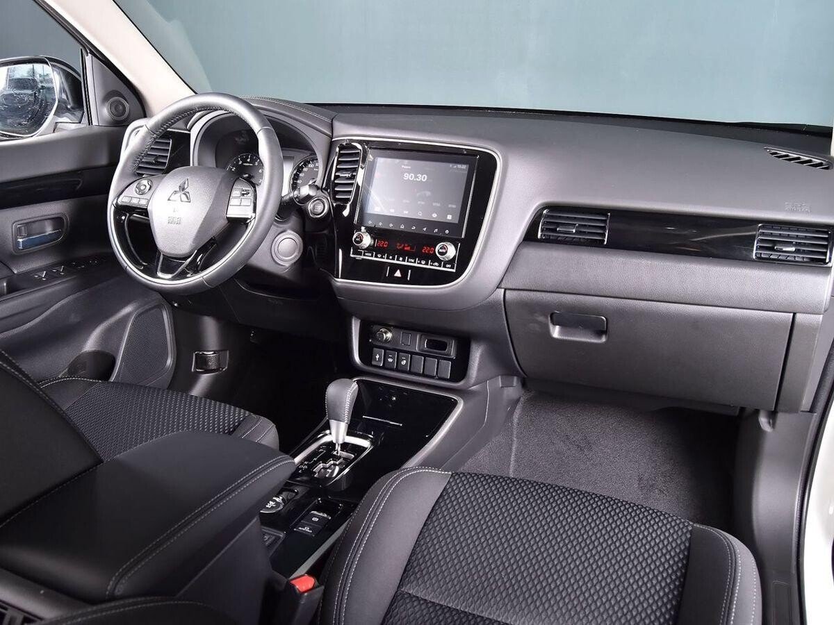 Mitsubishi Outlander 2021