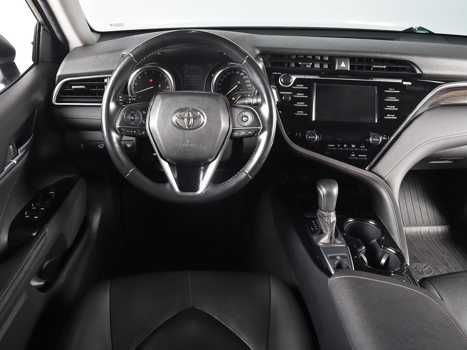 Toyota Camry 2019