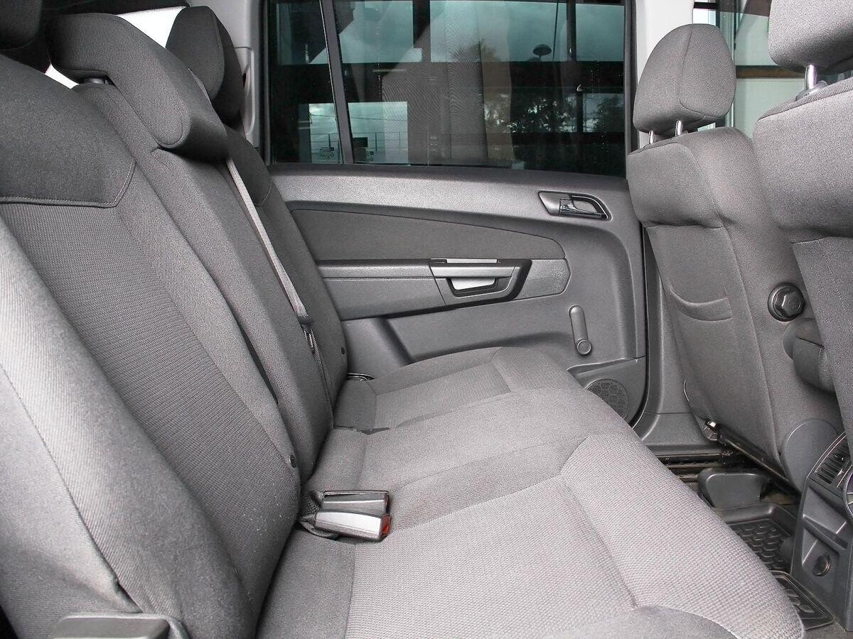 Opel Zafira 2011