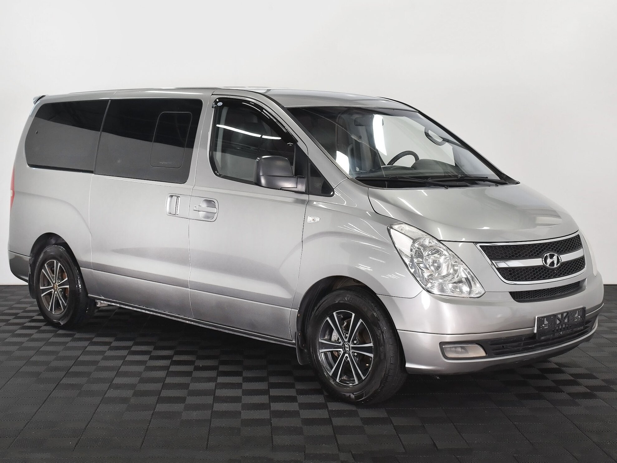 Hyundai Grand Starex 2011