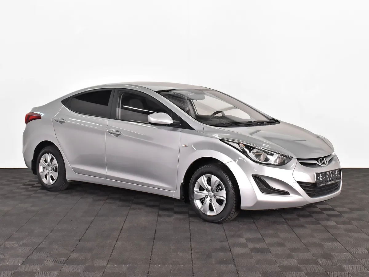 Hyundai Elantra 2015 Base (M813)