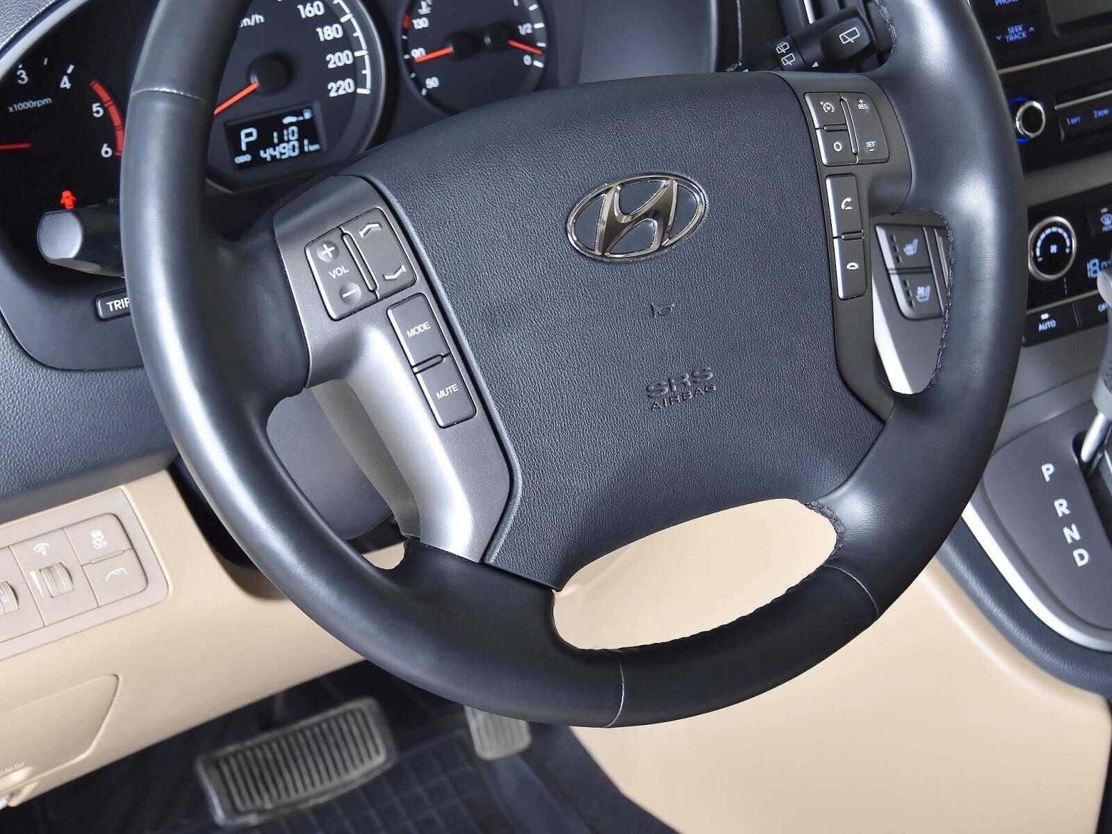Hyundai H-1 2020