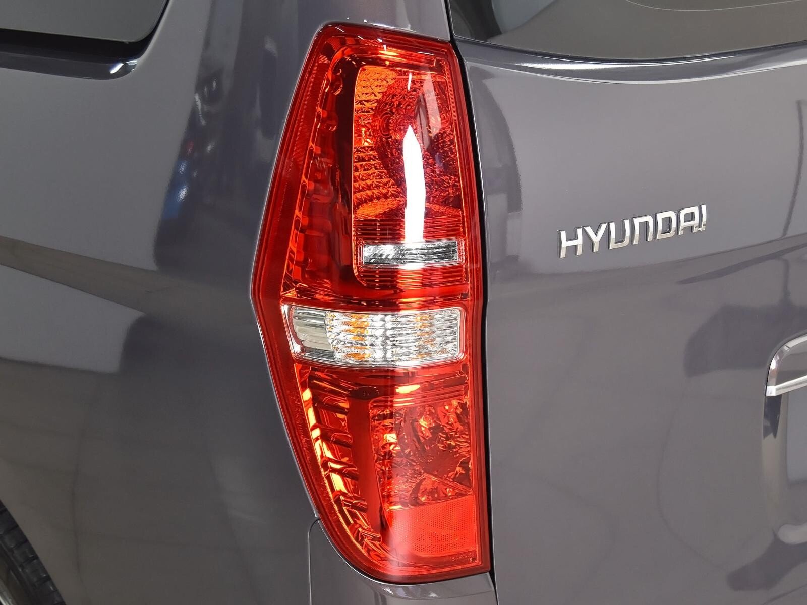Hyundai H-1 2020