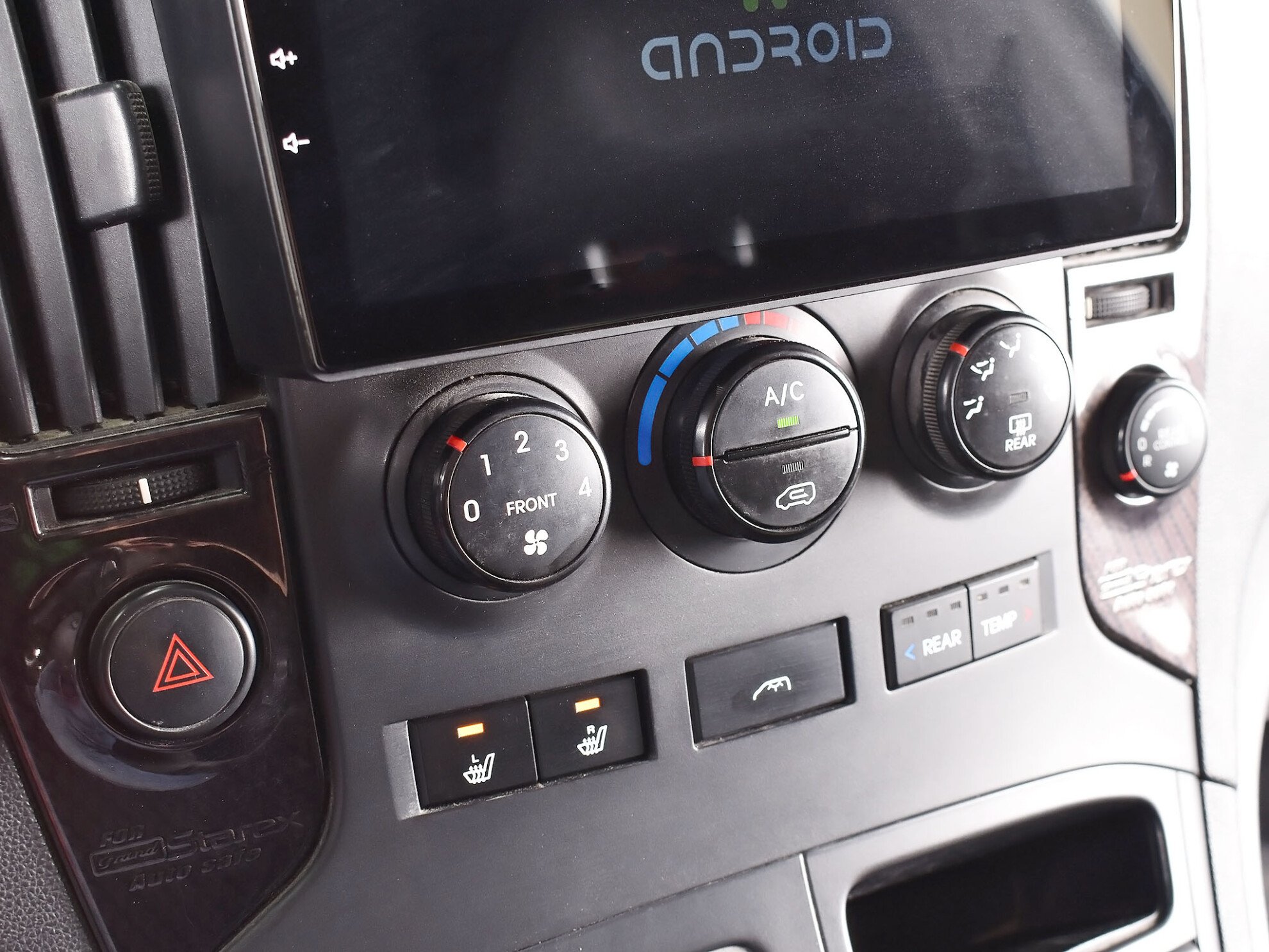 Hyundai Grand Starex 2011