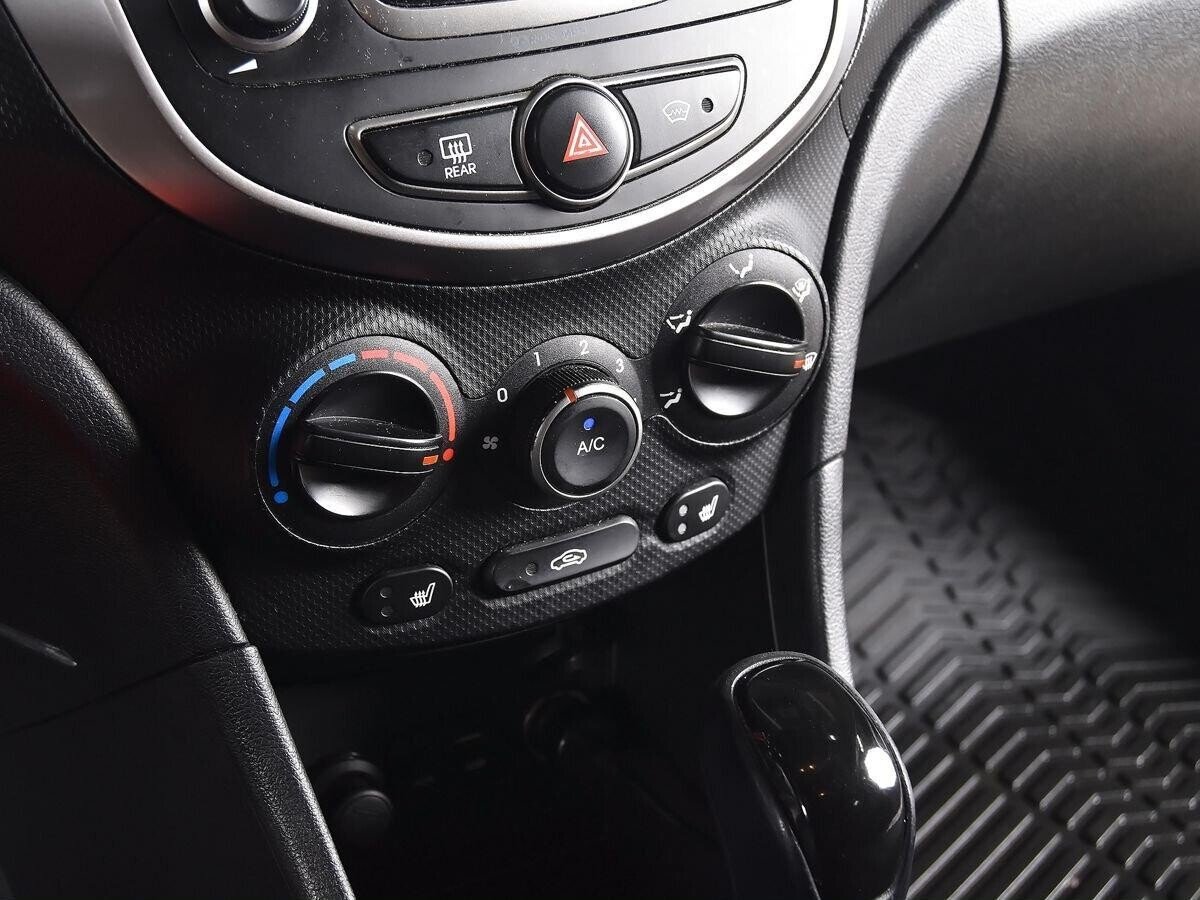 Hyundai Solaris 2015