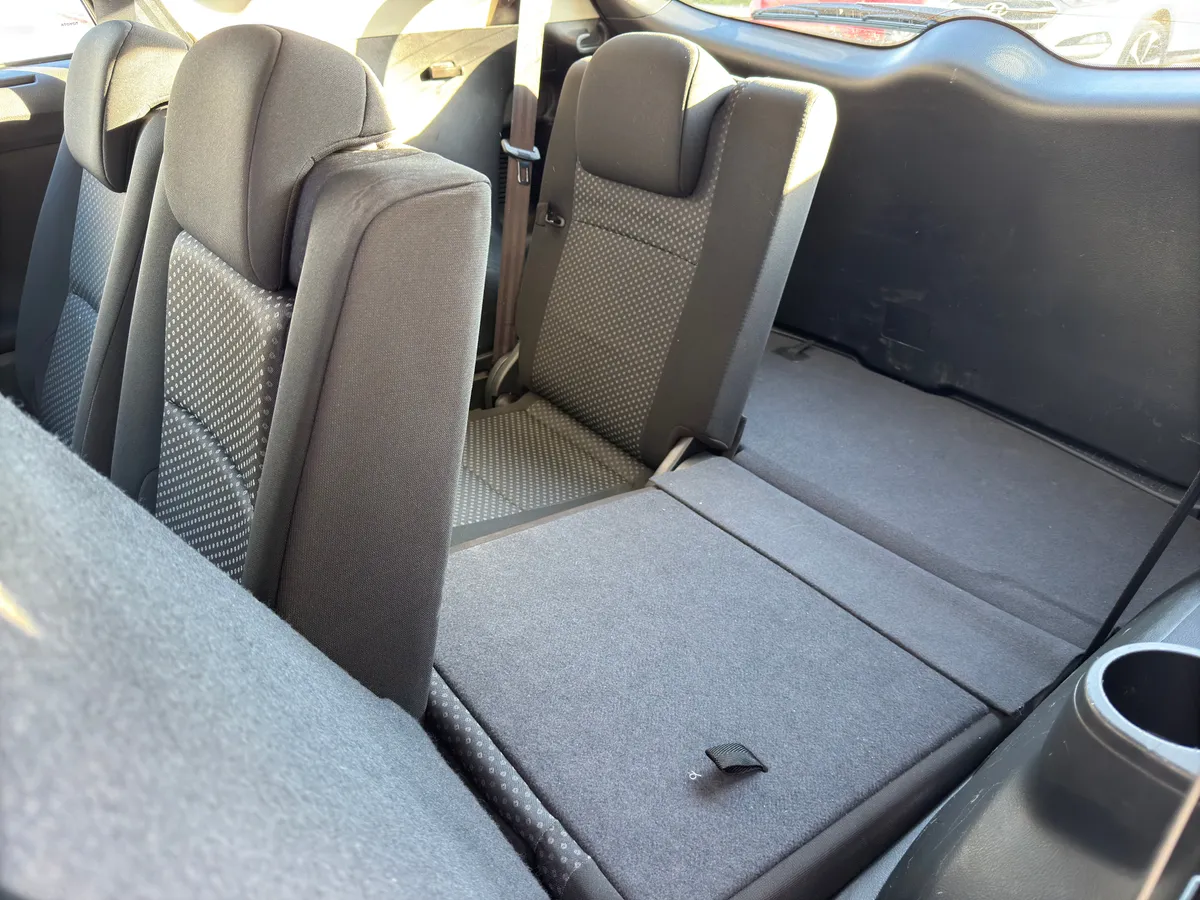 Toyota Verso 2011 Комфорт