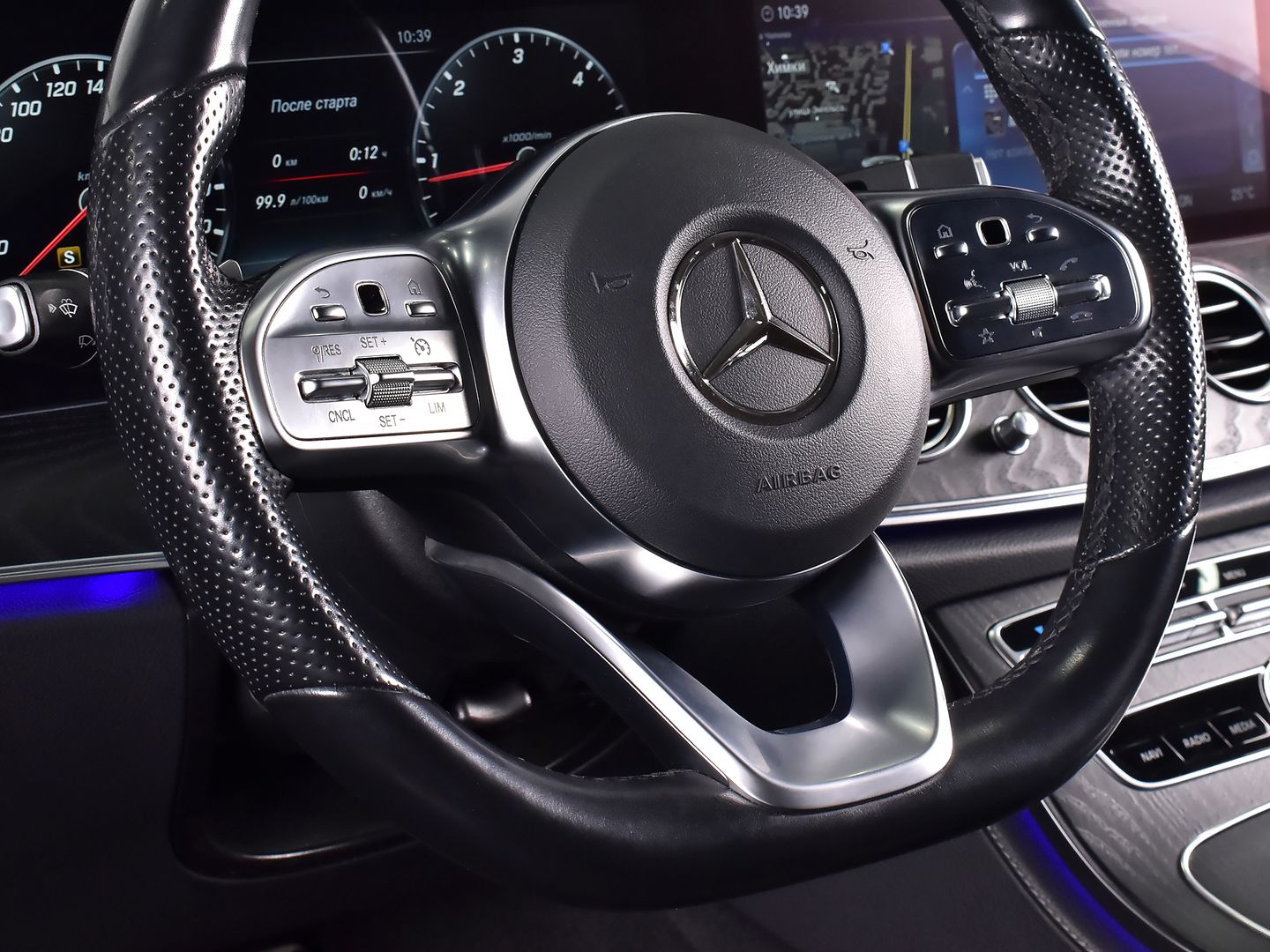 Mercedes-Benz E-Класс 2018 E 220 d 4MATIC Premium