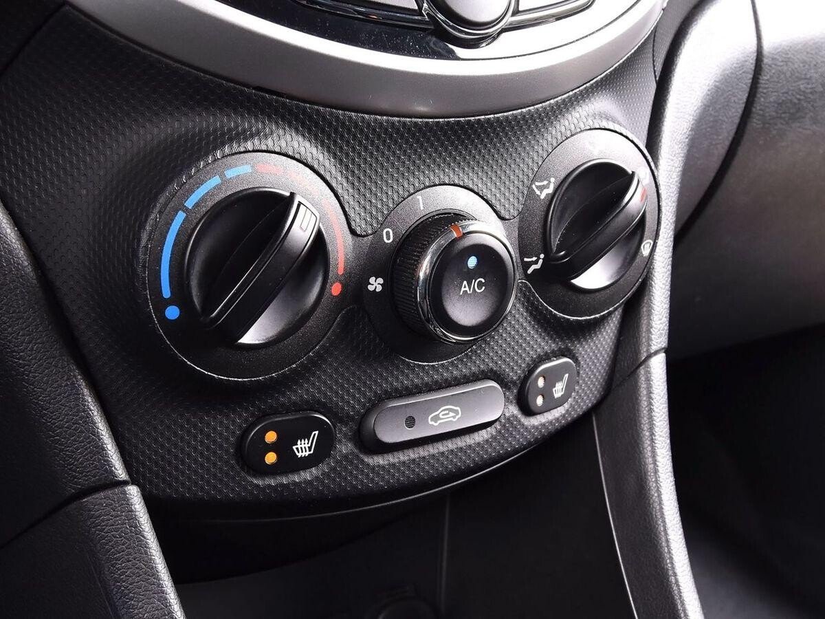 Hyundai Solaris 2012