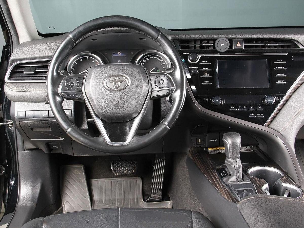 Toyota Camry 2019