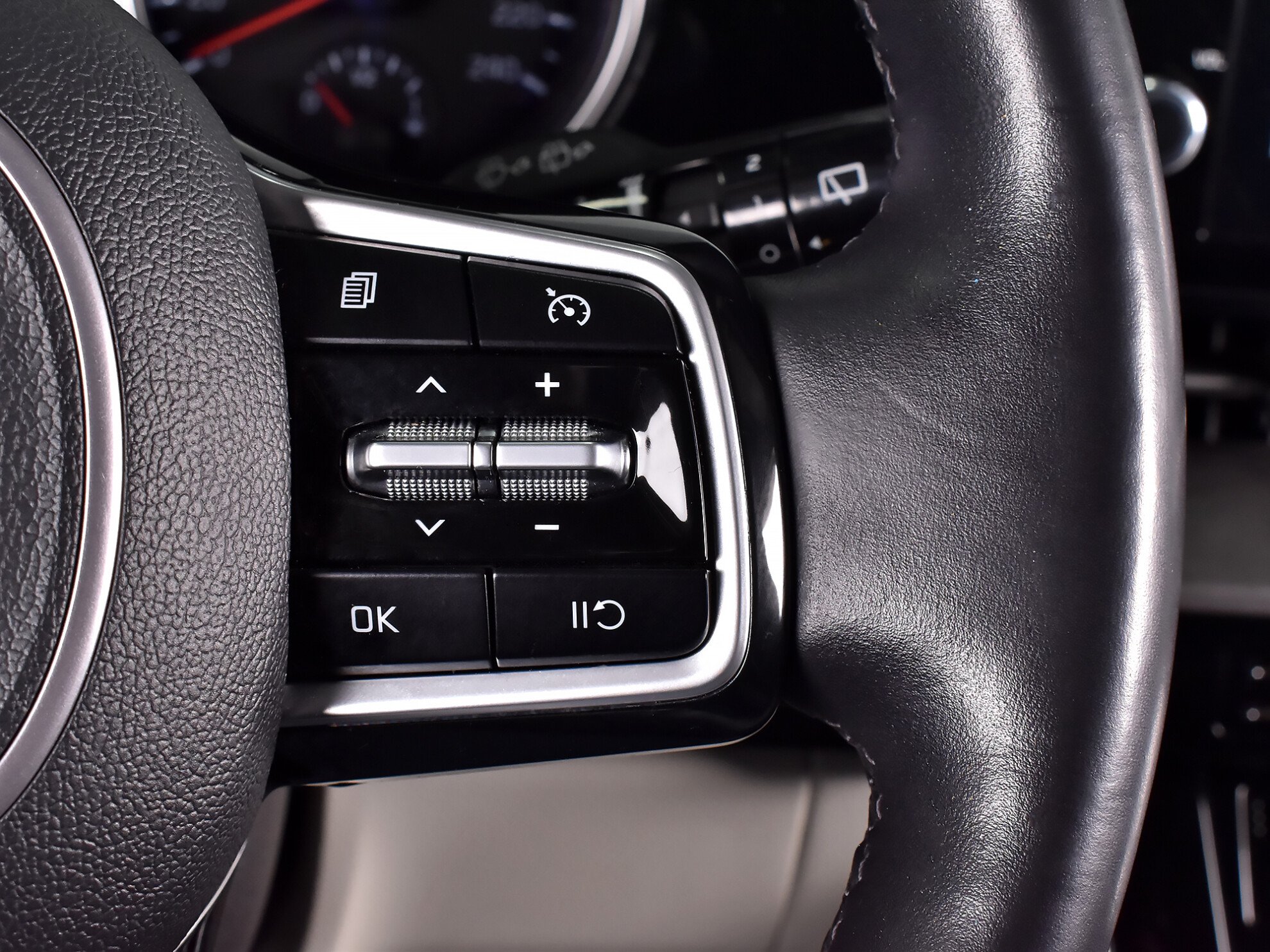 Kia Carnival 2021 Comfort — фото 17