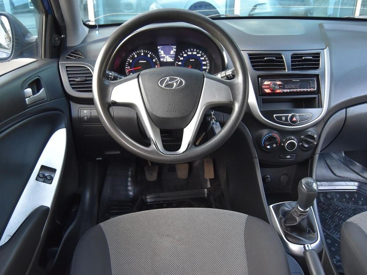 Hyundai Solaris 2013