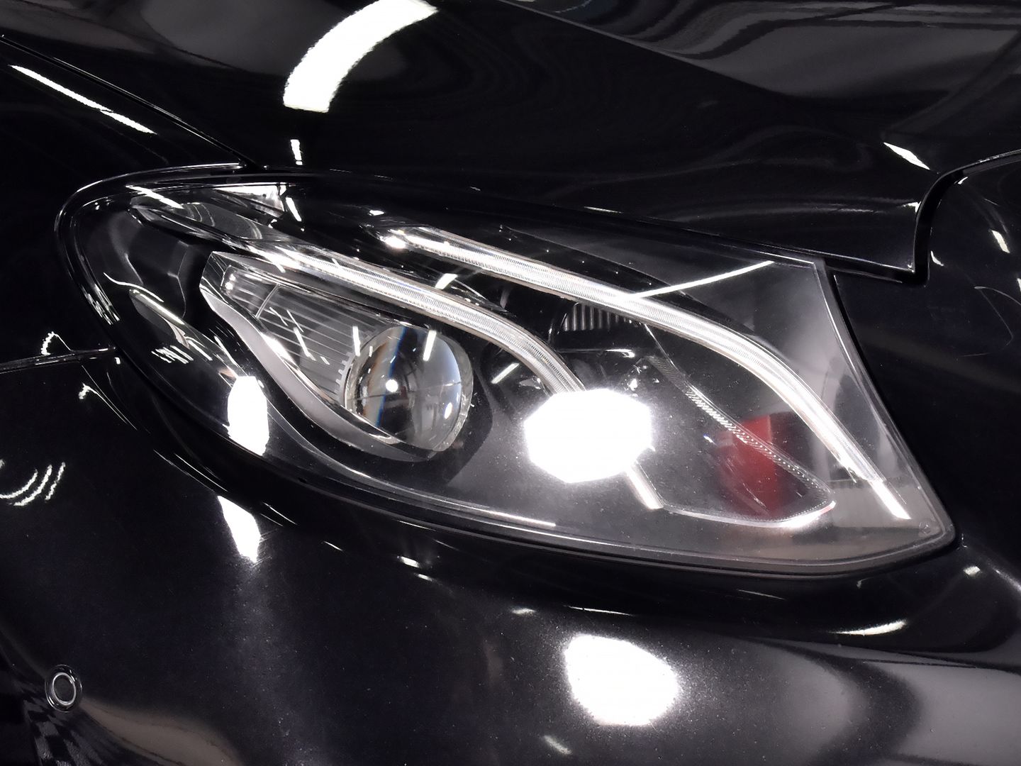 Mercedes-Benz E-Класс 2018 E 220 d 4MATIC Premium