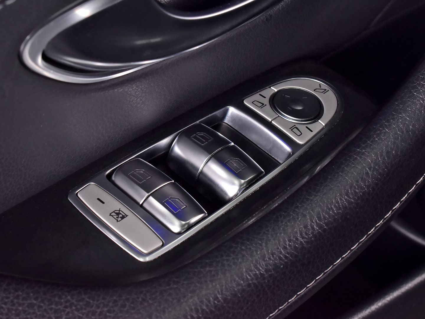 Mercedes-Benz E-Класс 2018 E 220 d 4MATIC Premium