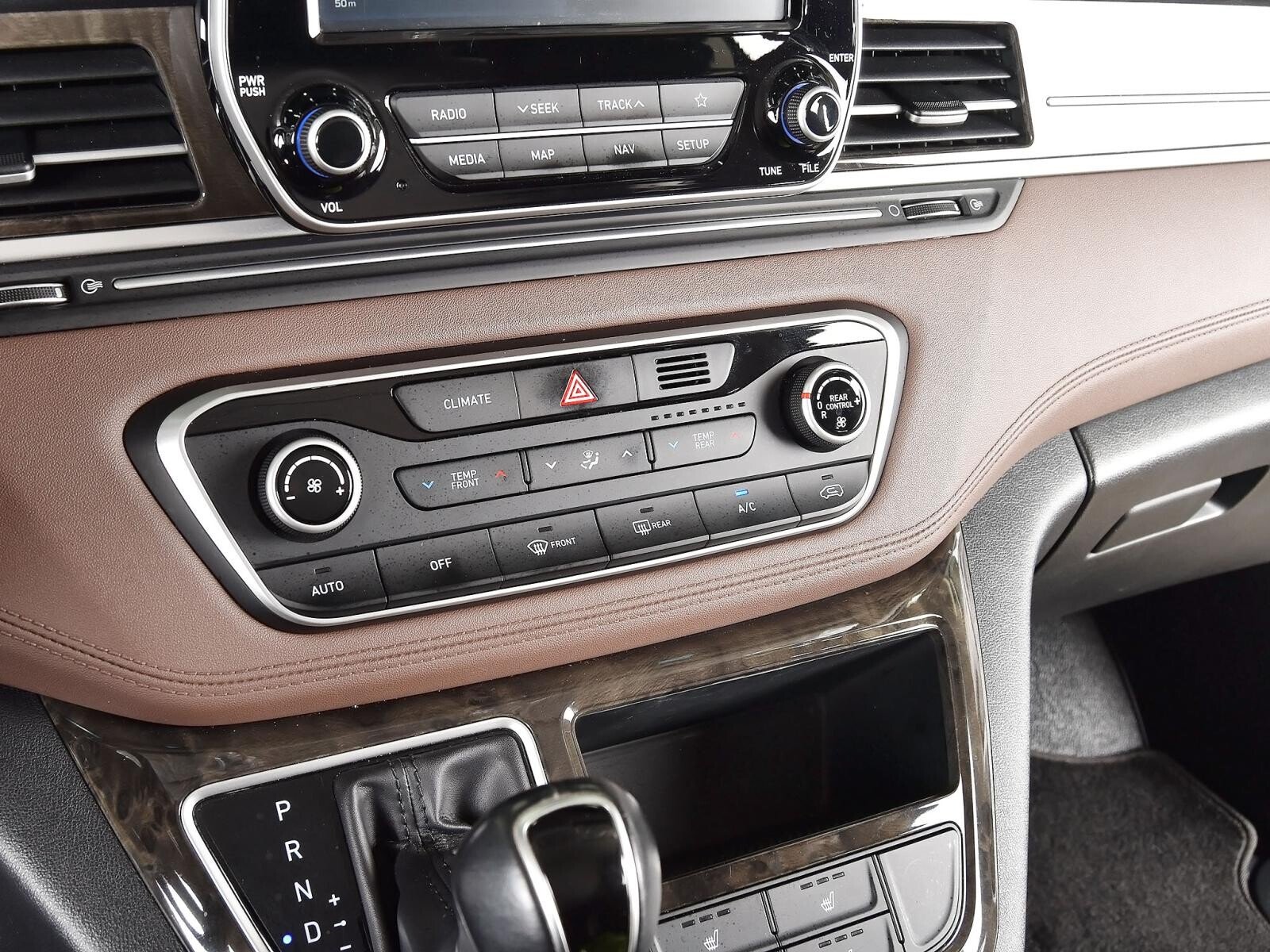 Hyundai Grand Starex 2018