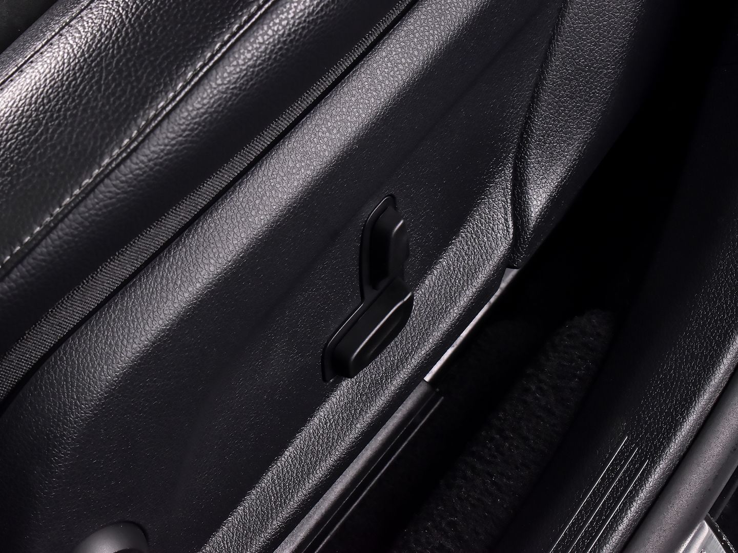 Mercedes-Benz E-Класс 2018 E 220 d 4MATIC Premium