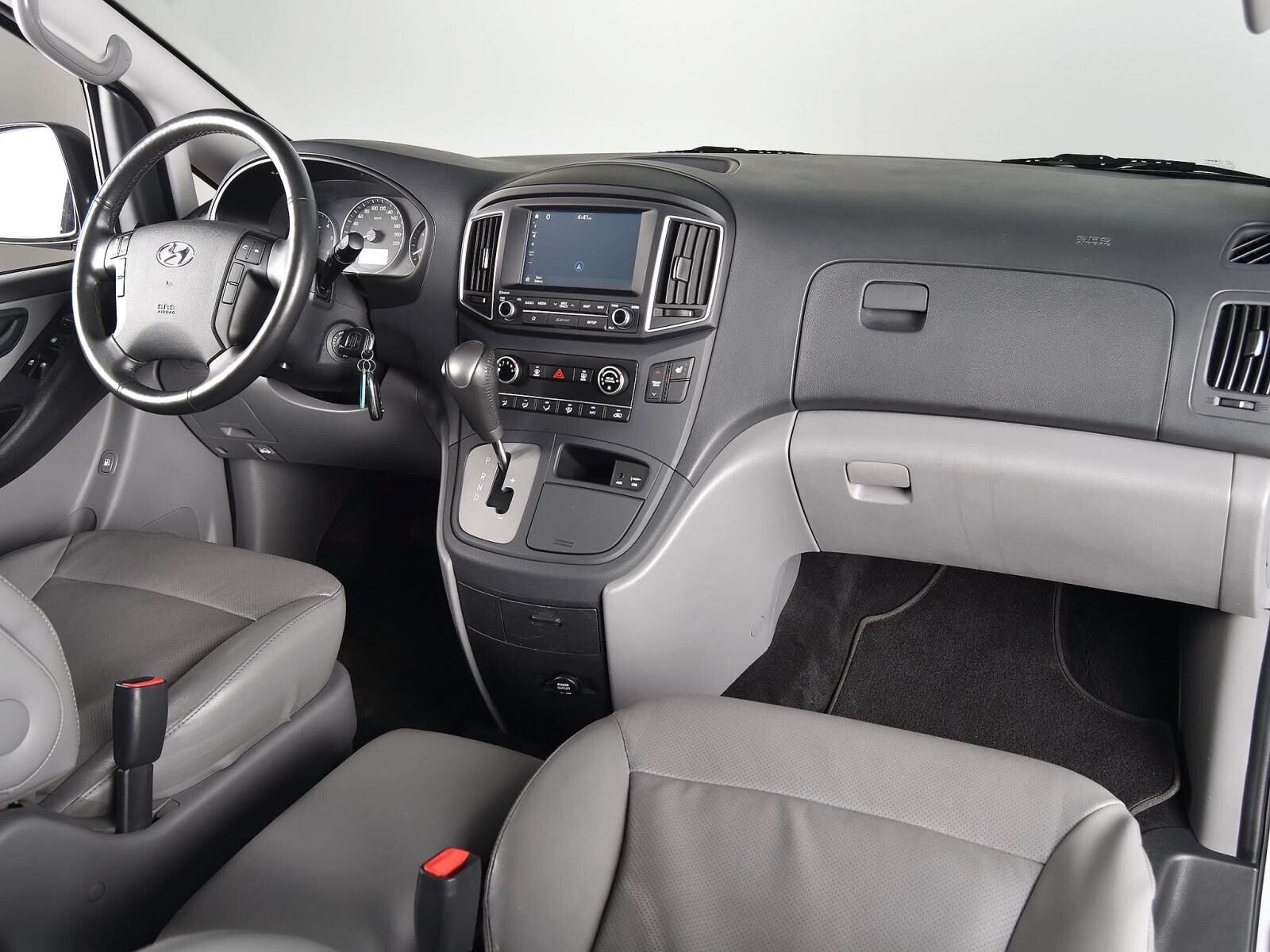 Hyundai Grand Starex 2018