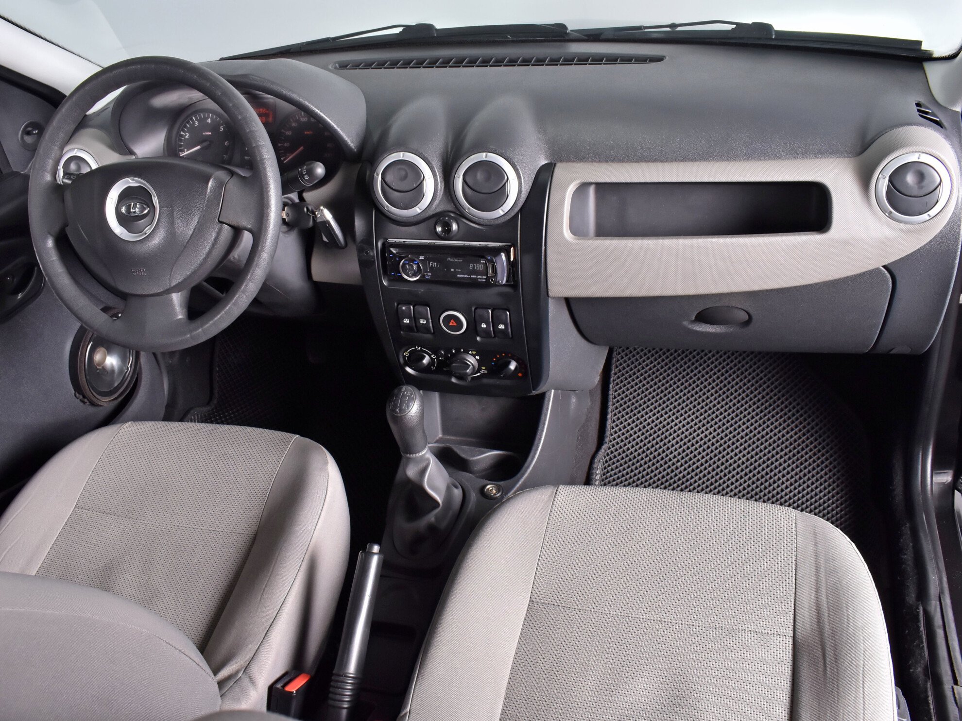 Lada Largus 2017 Classic Audio