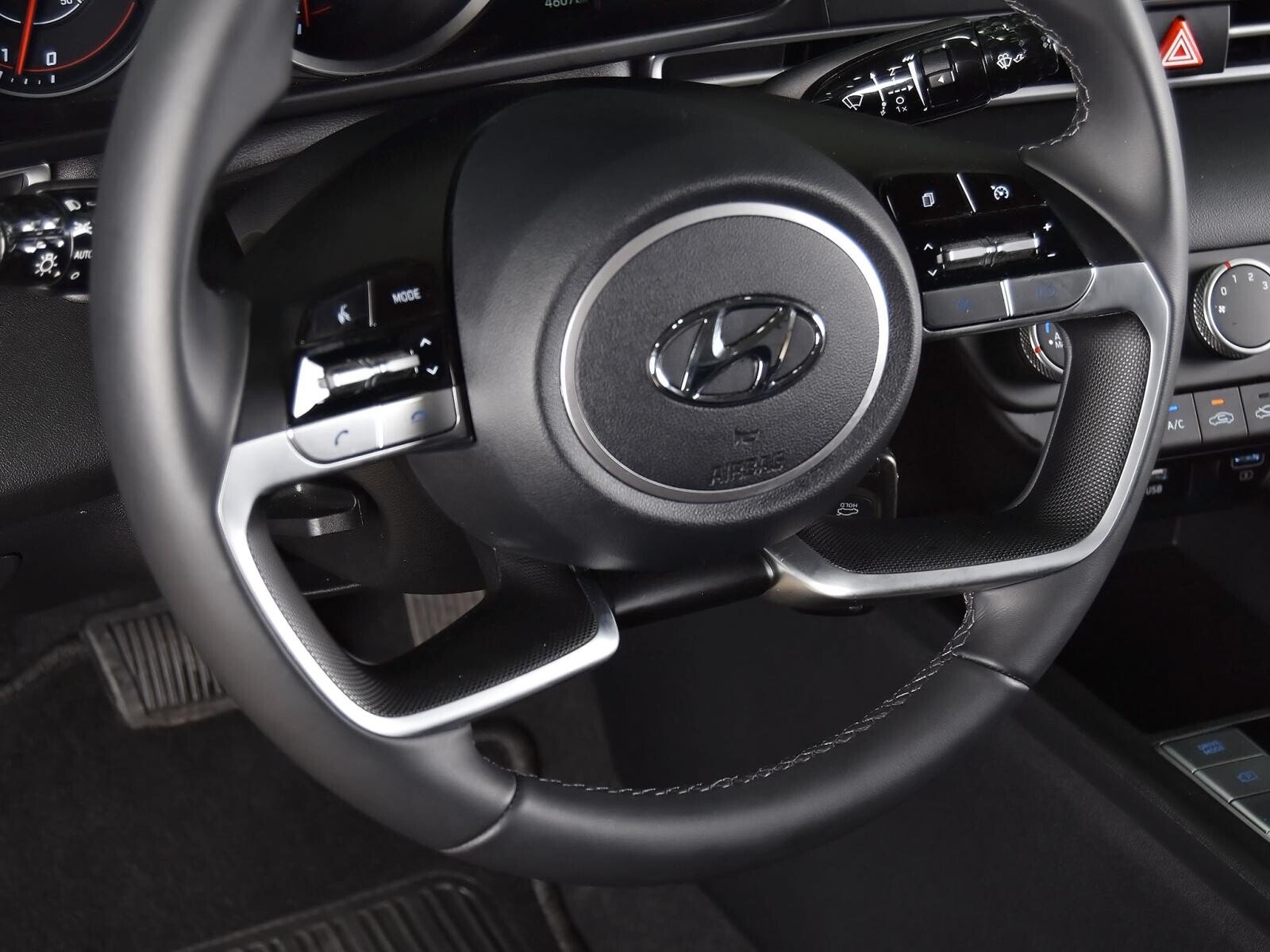 Hyundai Elantra 2023