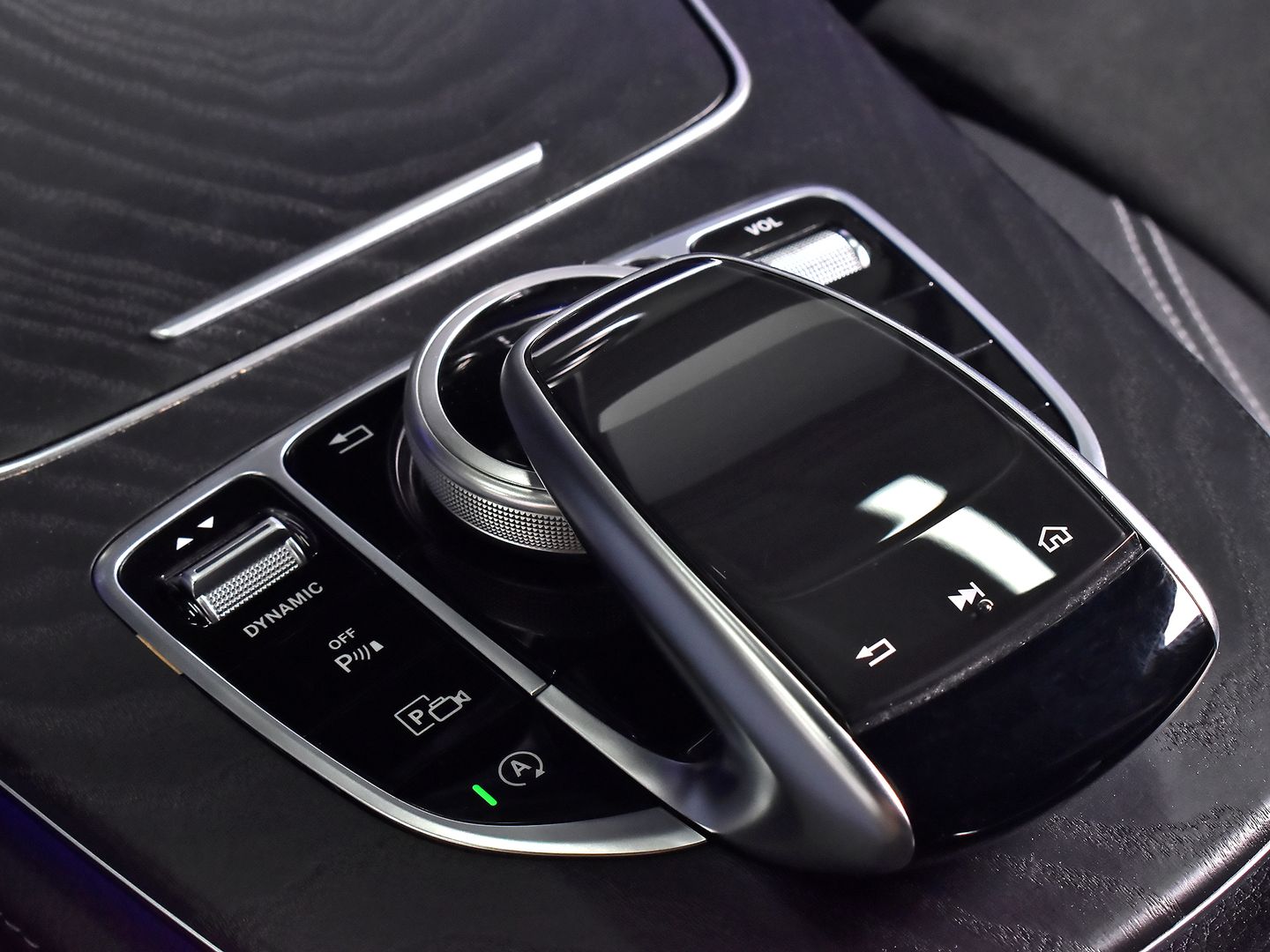 Mercedes-Benz E-Класс 2018 E 220 d 4MATIC Premium