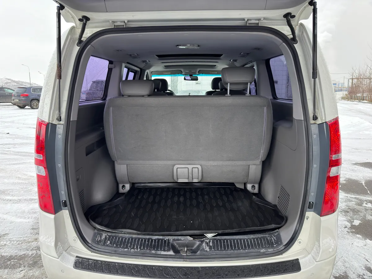 Hyundai Grand Starex 2012