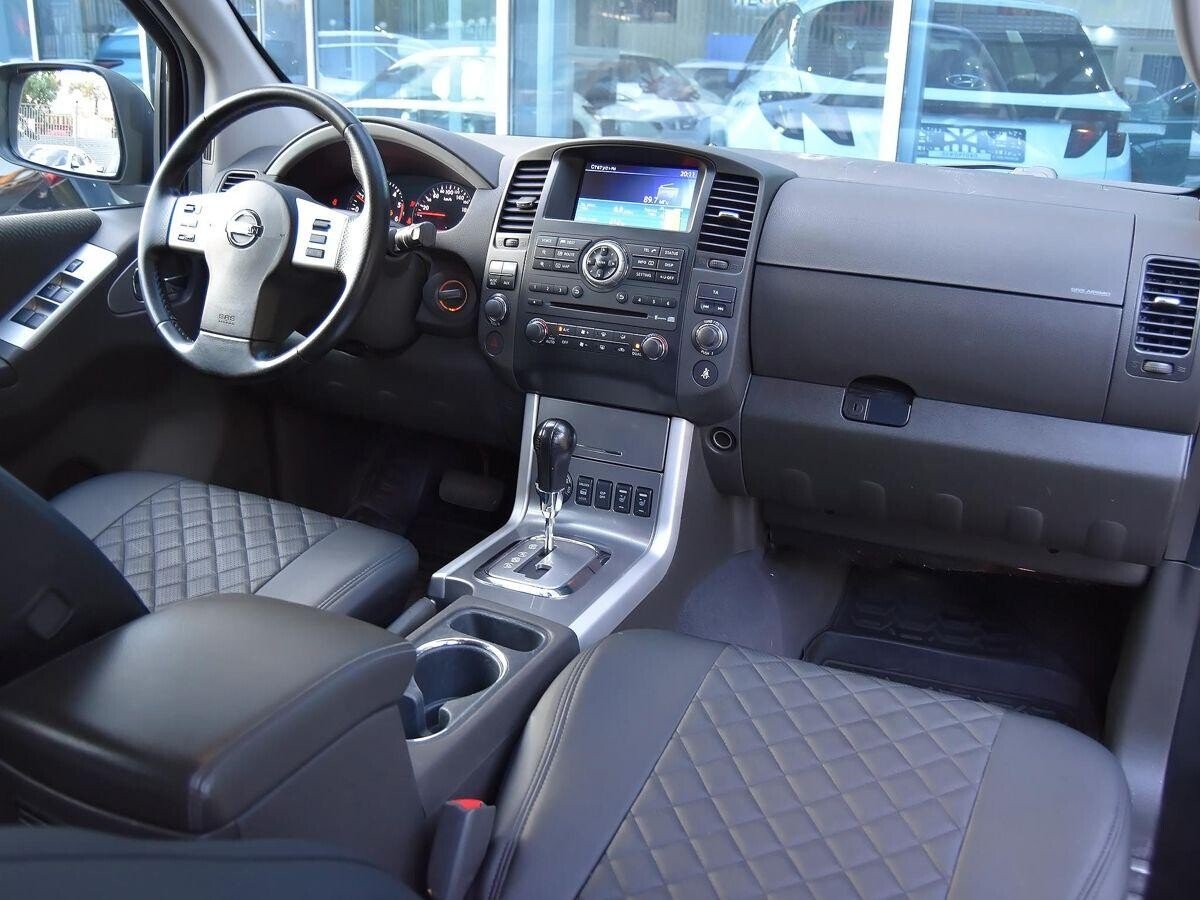 Nissan Pathfinder 2012 — фото 8
