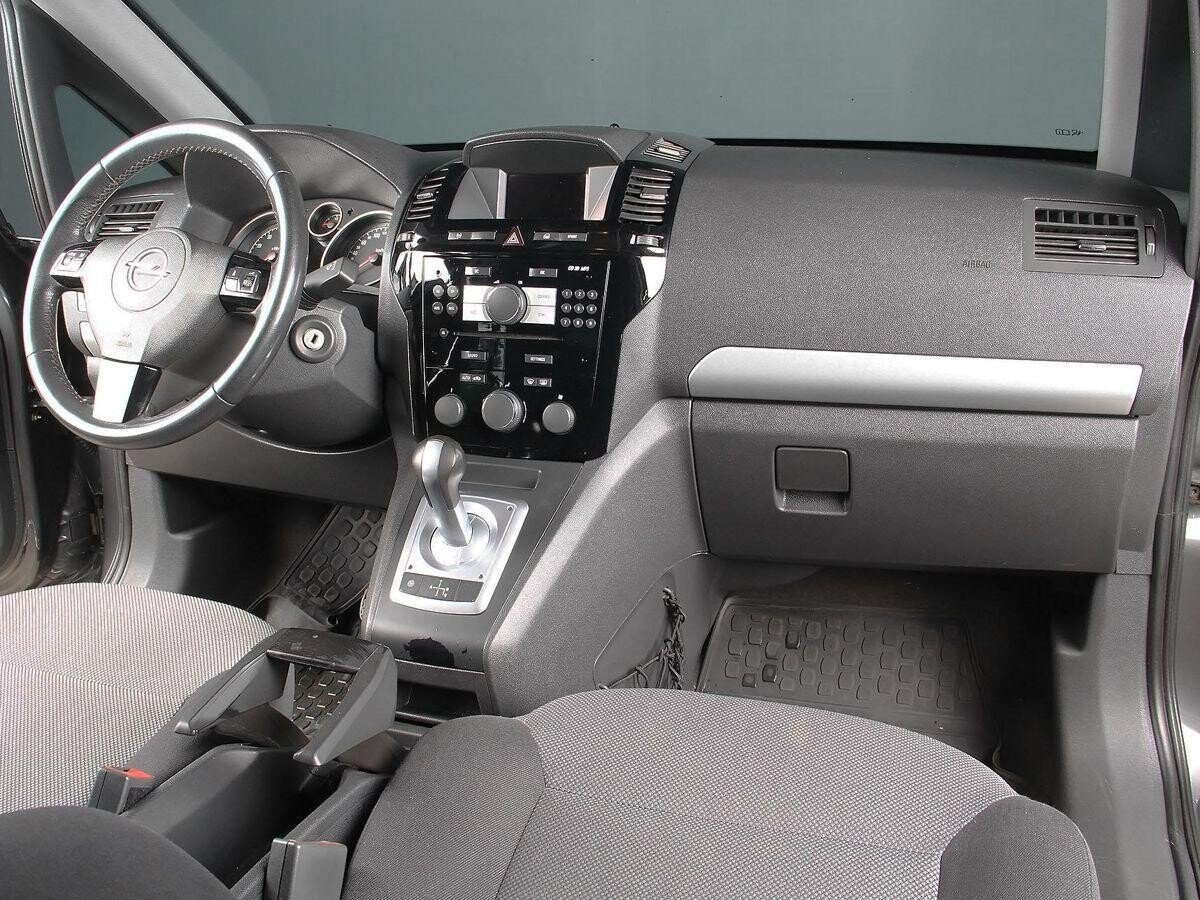 Opel Zafira 2011