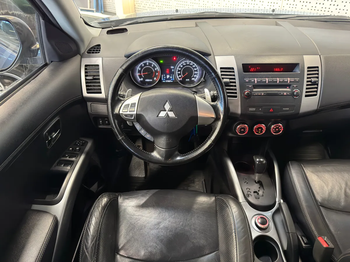 Mitsubishi Outlander 2011 Instyle S26