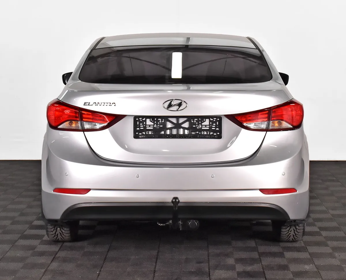 Hyundai Elantra 2015 Base (M813)
