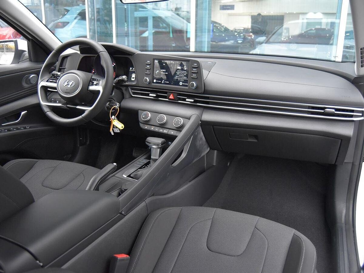 Hyundai Elantra 2021