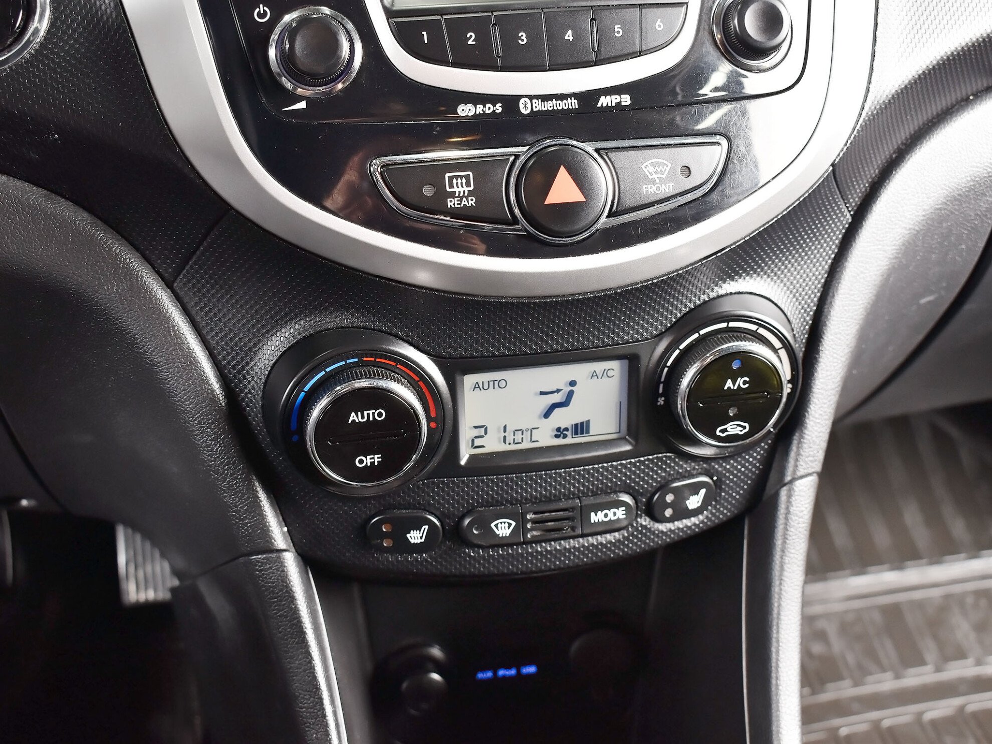 Hyundai Solaris 2012 Family