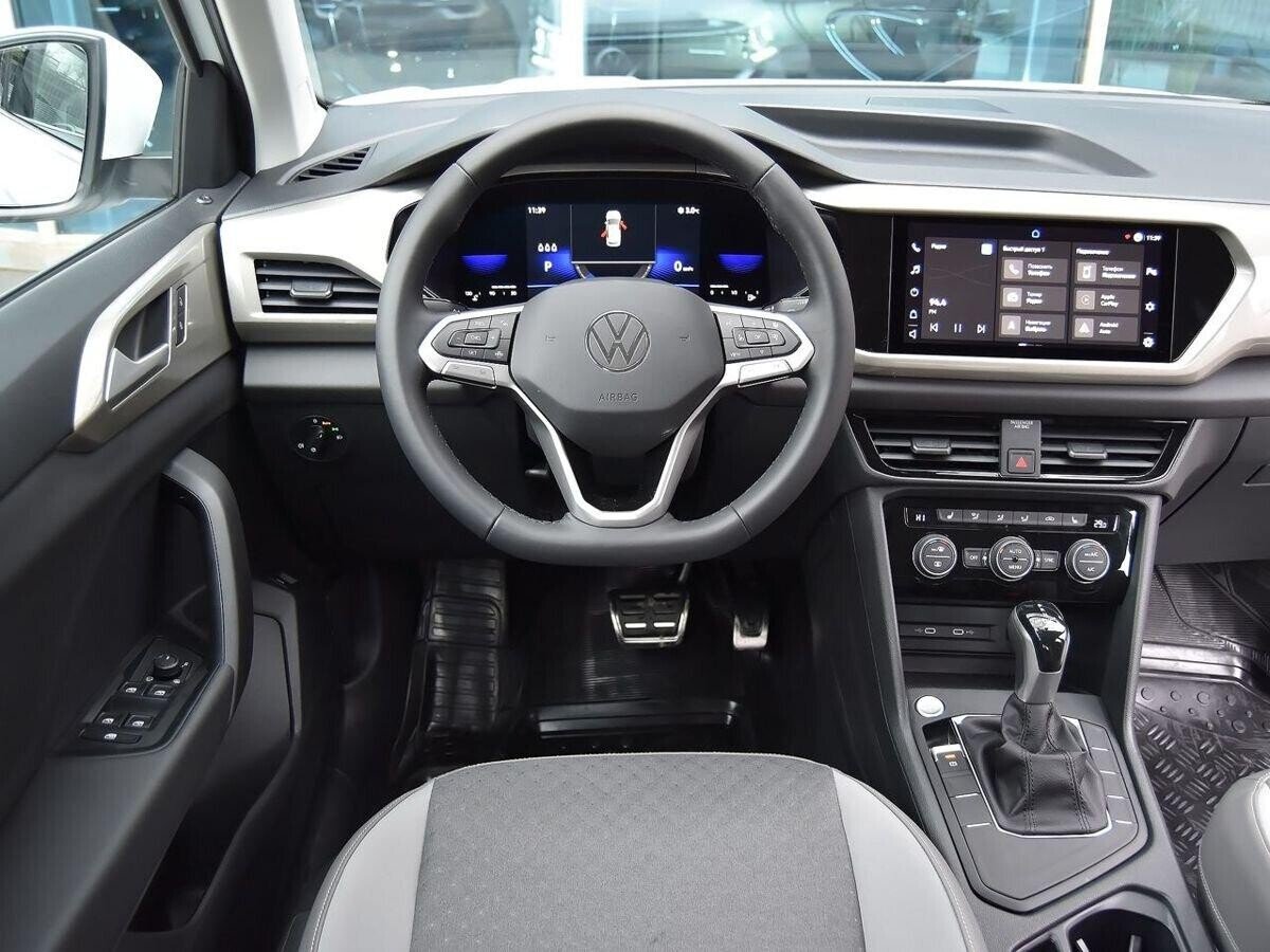 Volkswagen Taos 2021