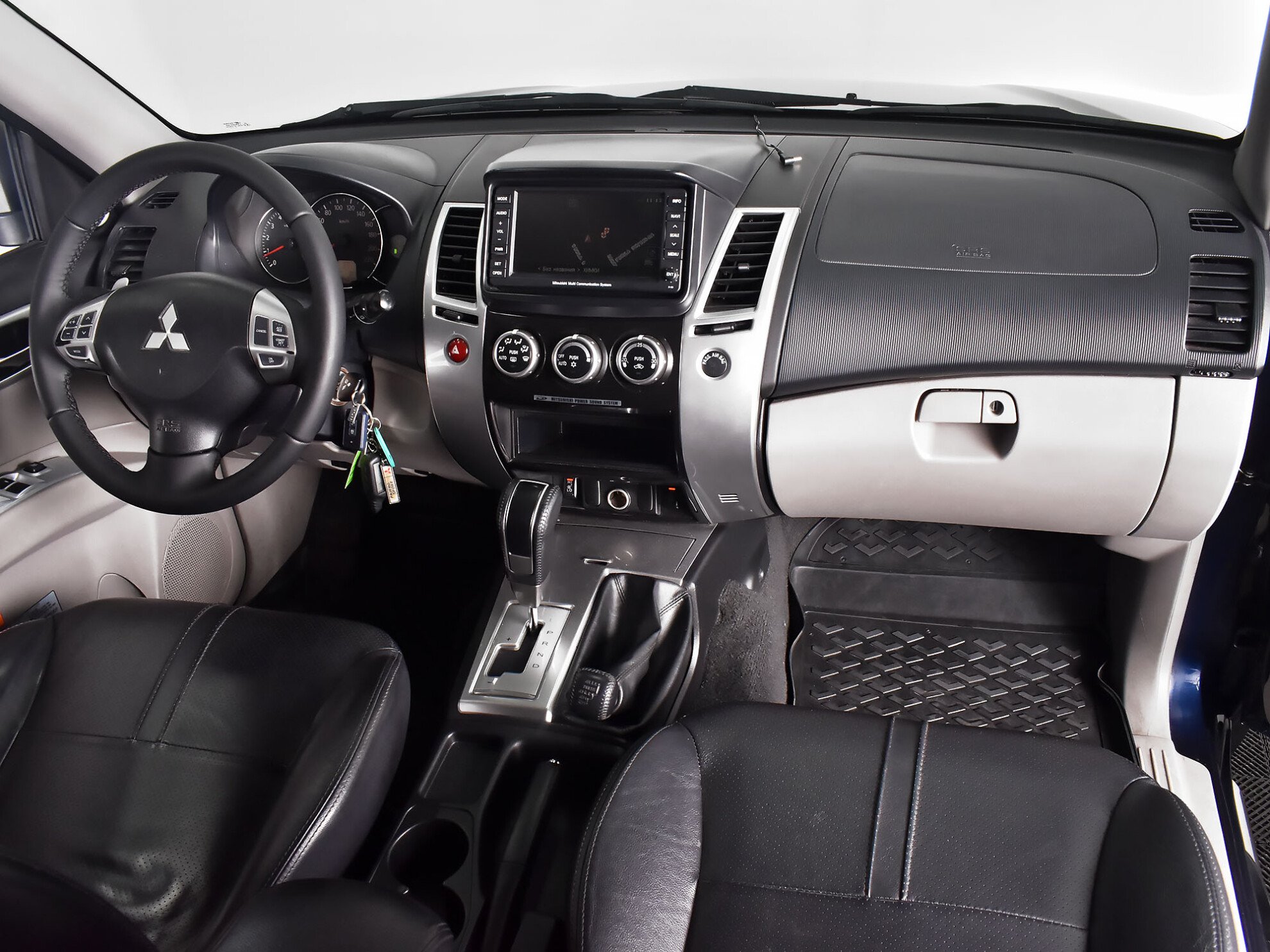 Mitsubishi Pajero Sport 2012 Ultimate S03