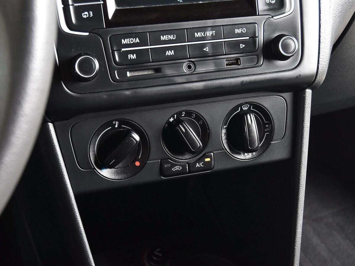 Volkswagen Polo 2015