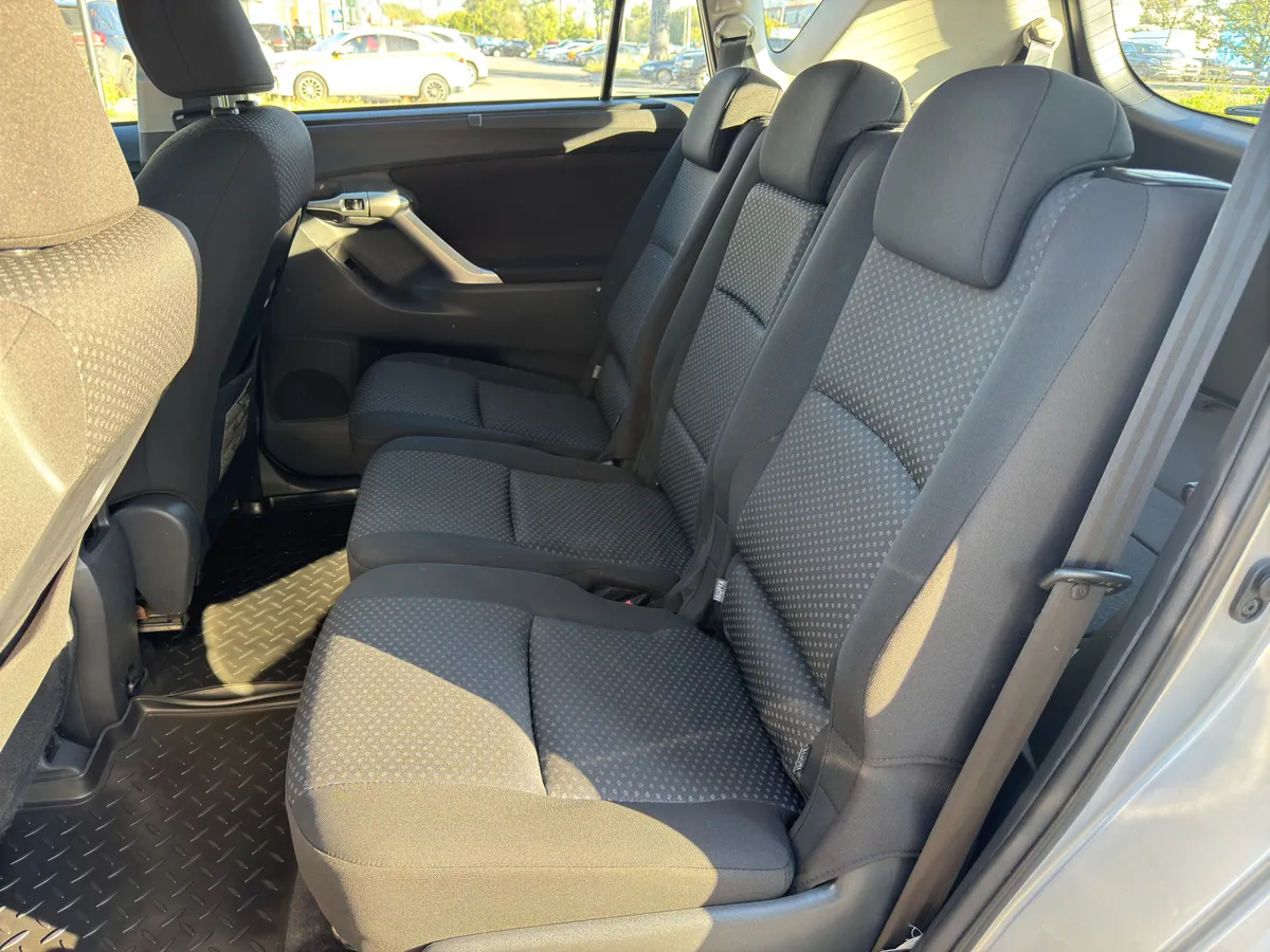 Toyota Verso 2011 Комфорт