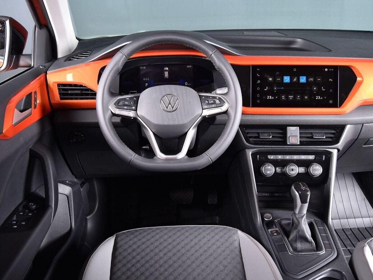 Volkswagen Taos 2021